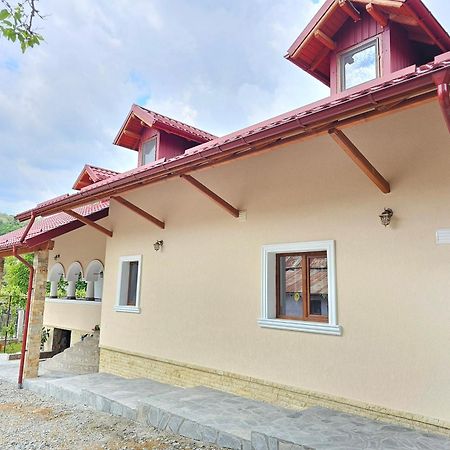 Casa Hera Кэлимэнешти Экстерьер фото