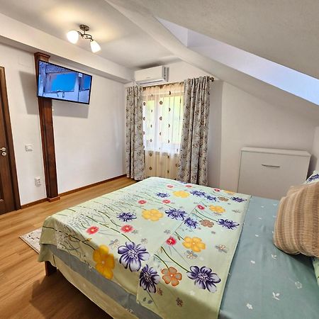 Casa Hera Кэлимэнешти Экстерьер фото