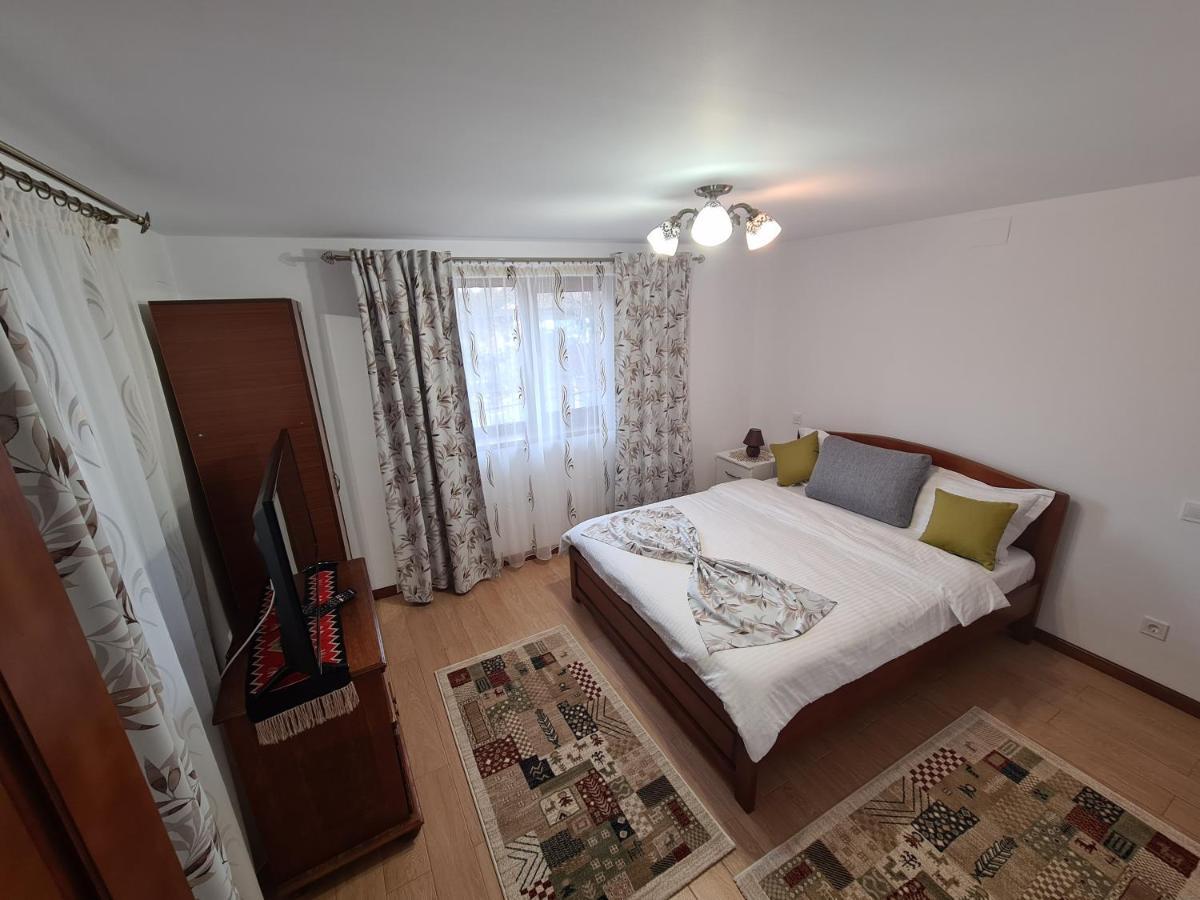 Casa Hera Кэлимэнешти Экстерьер фото