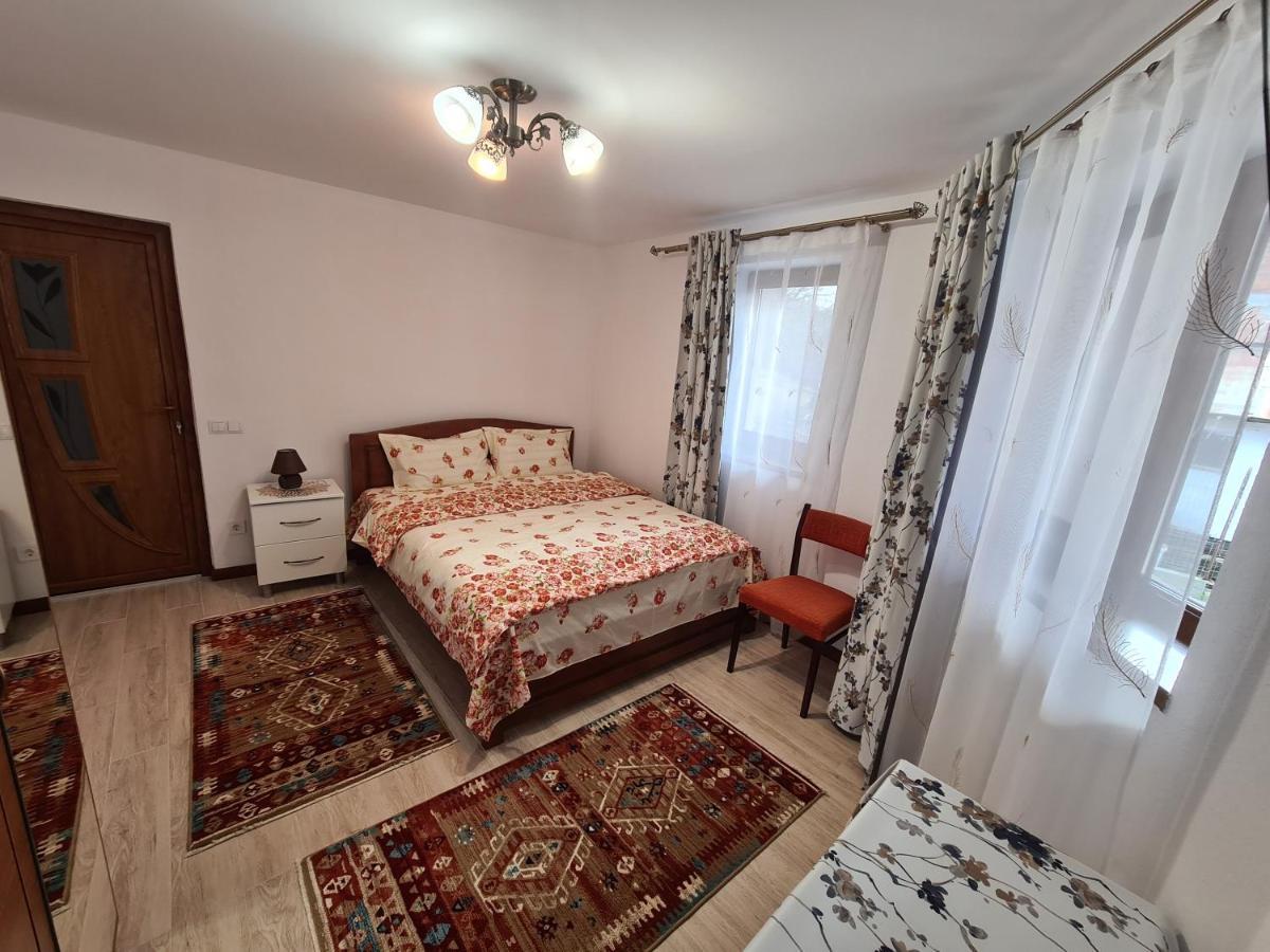 Casa Hera Кэлимэнешти Экстерьер фото