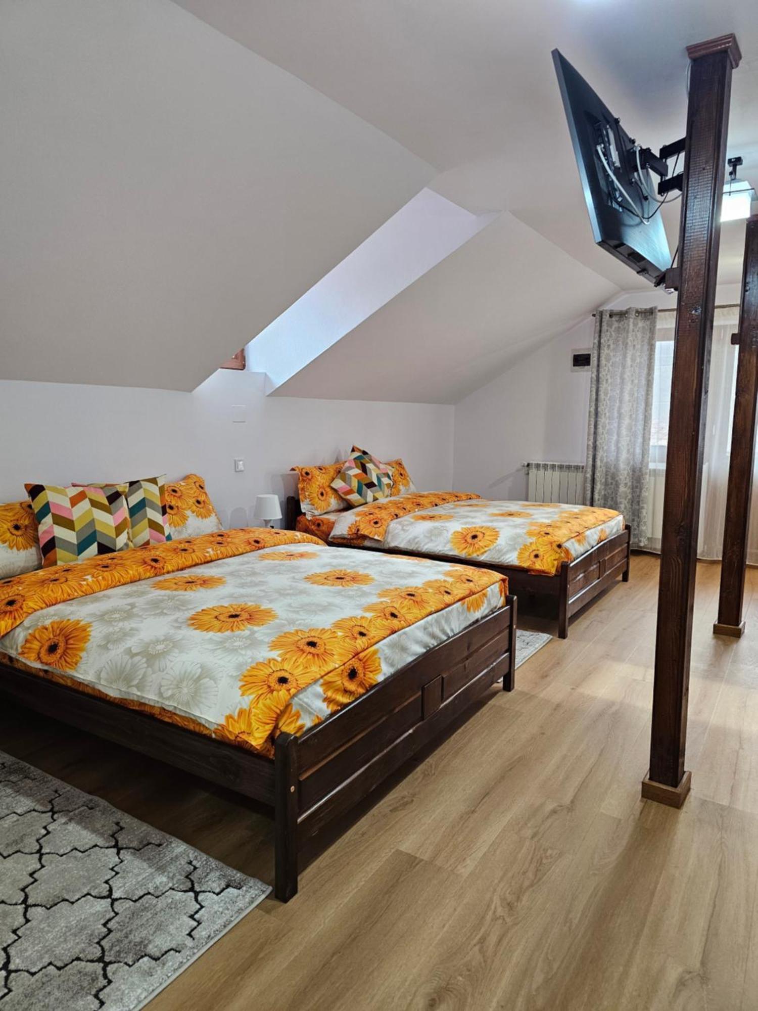 Casa Hera Кэлимэнешти Экстерьер фото