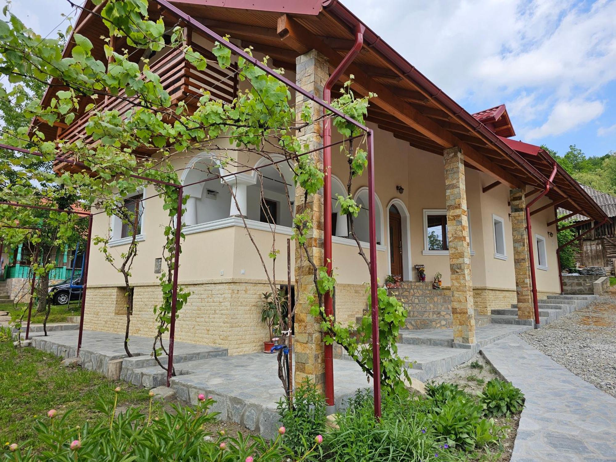 Casa Hera Кэлимэнешти Экстерьер фото