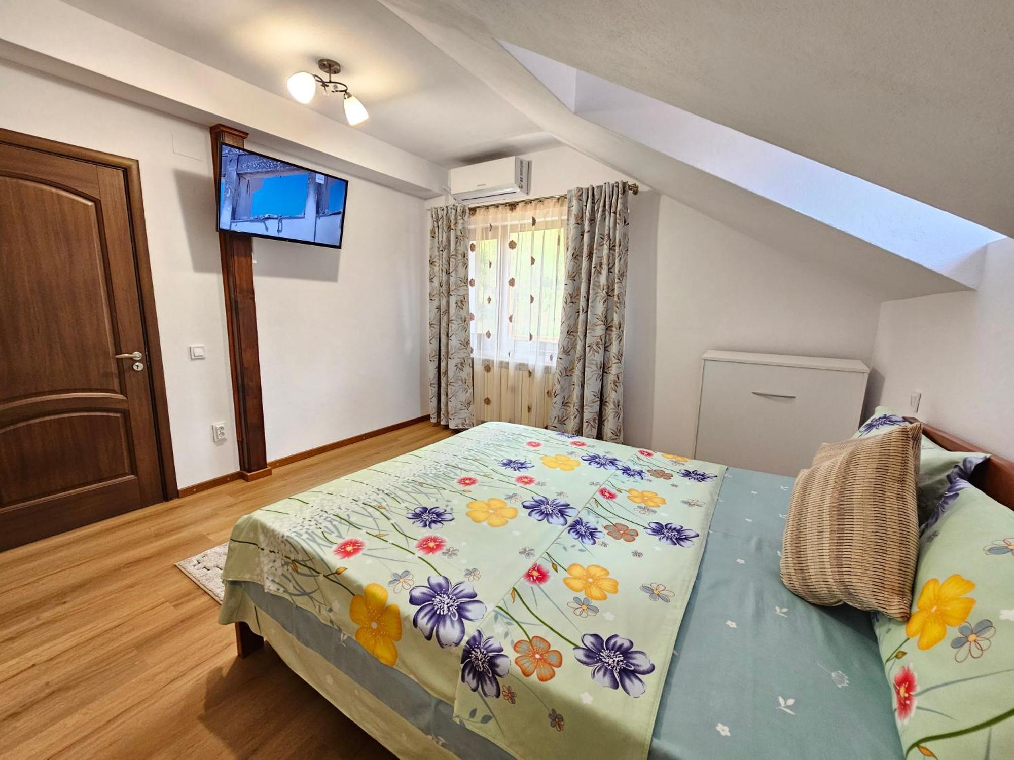 Casa Hera Кэлимэнешти Экстерьер фото