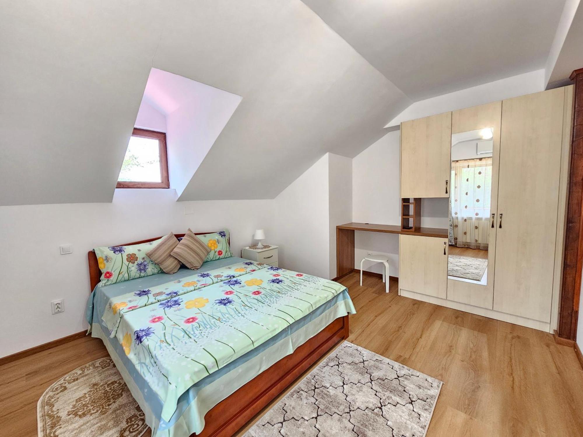 Casa Hera Кэлимэнешти Экстерьер фото